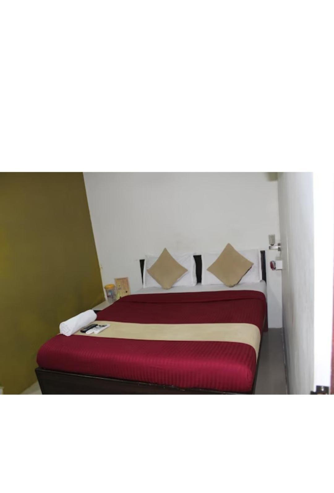 Hotel Saffron Inn Mumbai Bagian luar foto